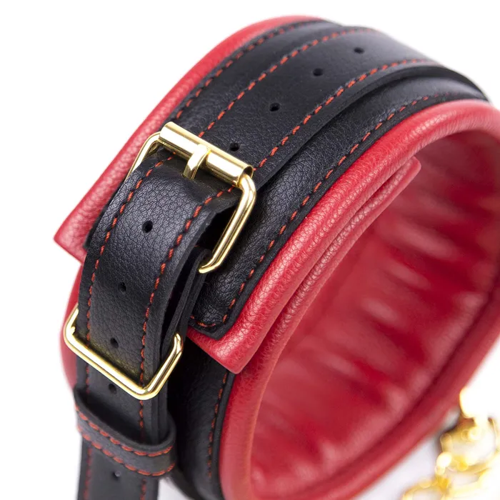 Smart Moves - Collar met Gouden Ketting - Zwart/Rood | Smart Moves Vibrators Smart Moves - Collar met Gouden Ketting - Zwart/Rood | Smart Moves Vibrators